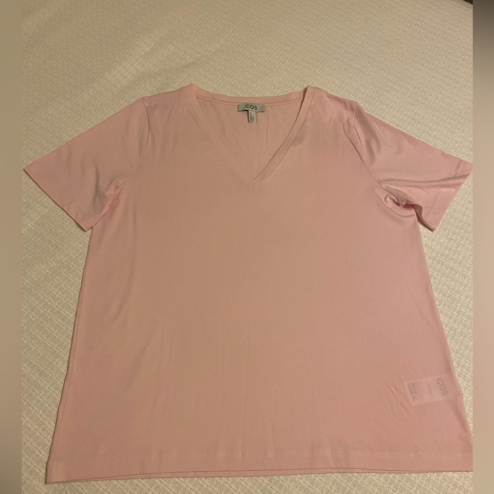 COS V-neck T shirt, size L